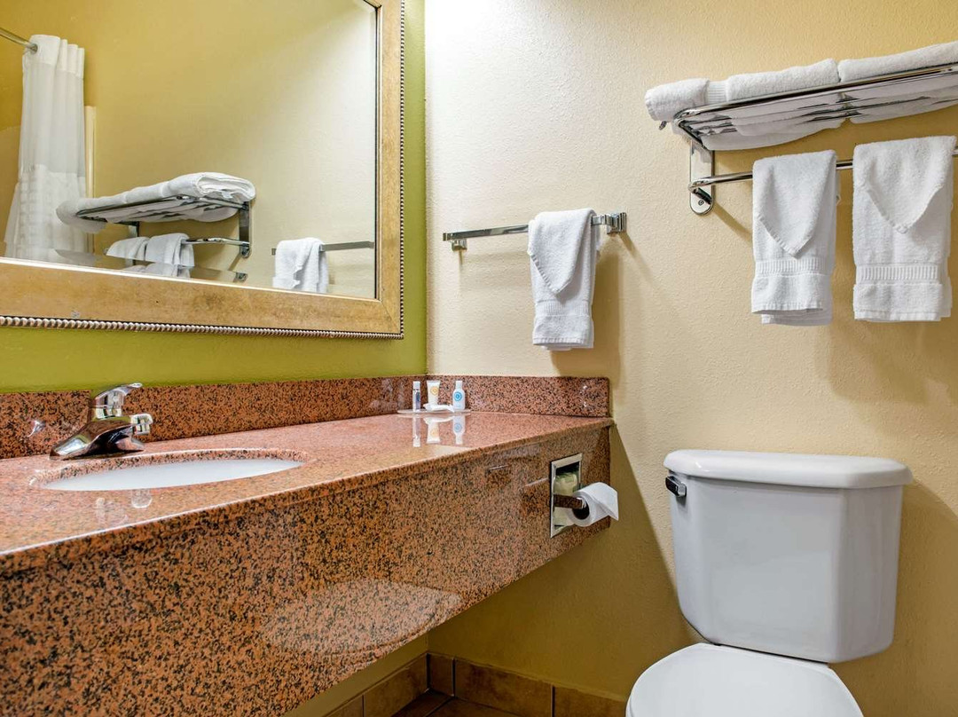 Quality Inn Jacksonville Near I-72主图