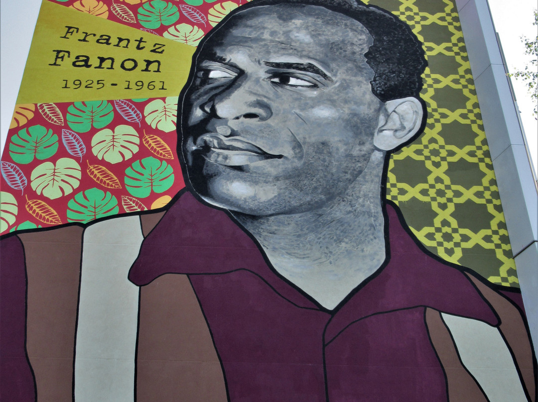 Fresque "frantz Fanon"-蒙特勒伊必去景点