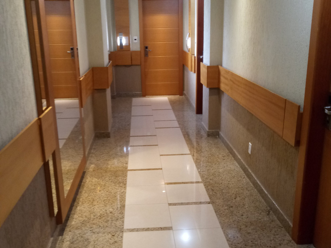 Astron Ponta Grossa Plaza主图