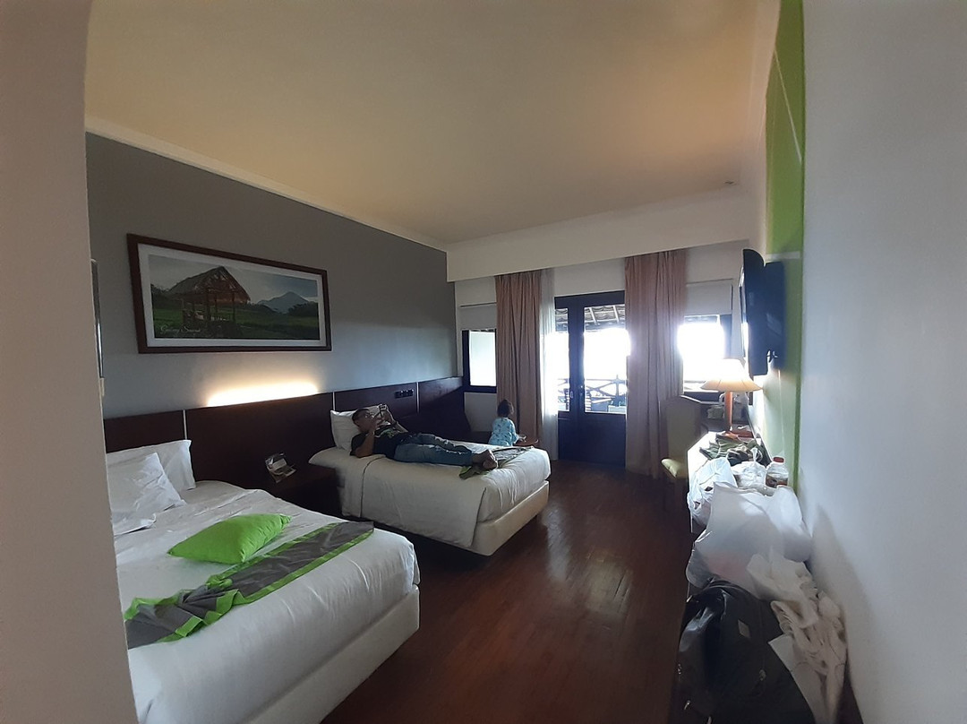 Grand Whiz Hotel Trawas Mojokerto主图