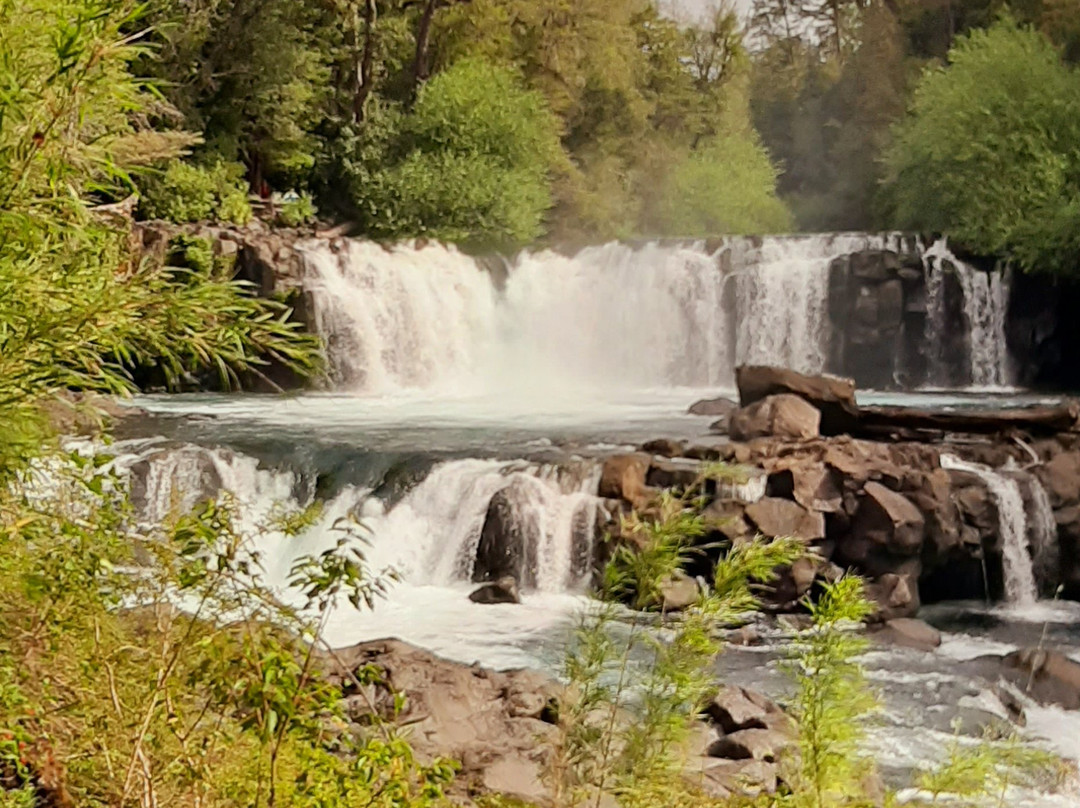 Tres Saltos-普孔必去景点