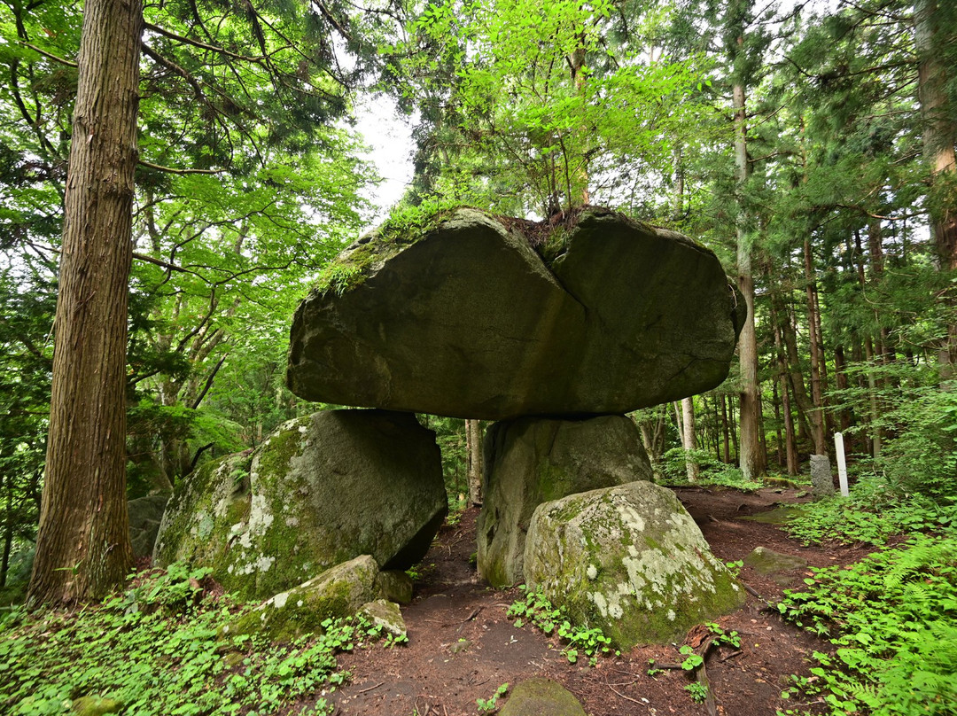 Tsuzuki Stone-远野市必去景点