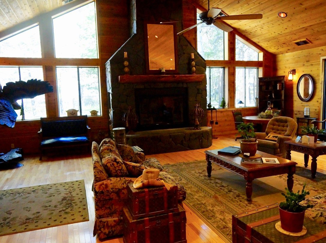 双头鹰水疗度假酒店主图