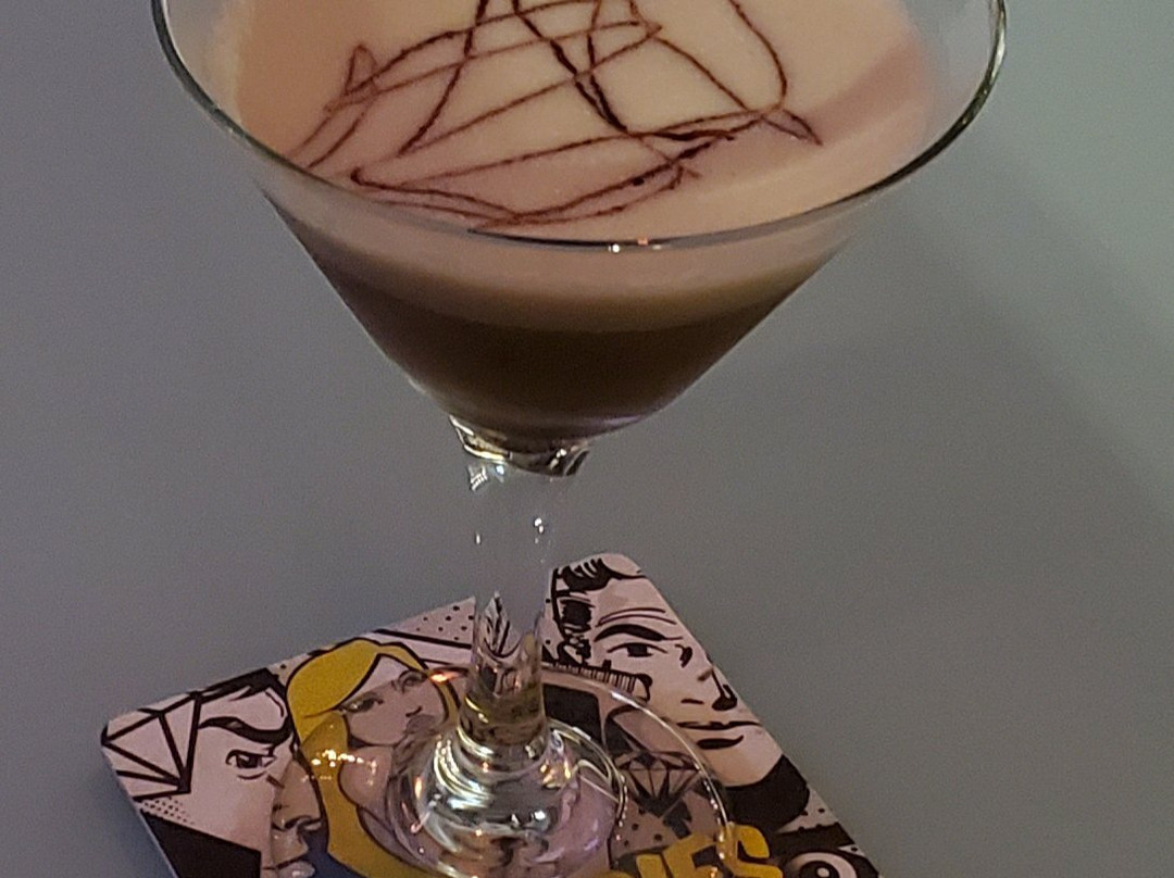 Blondies Loft + Slushbar-瓦拉塔港必去景点