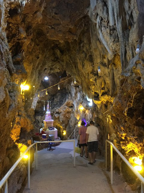 Wat Tham Phetpiman景点图片