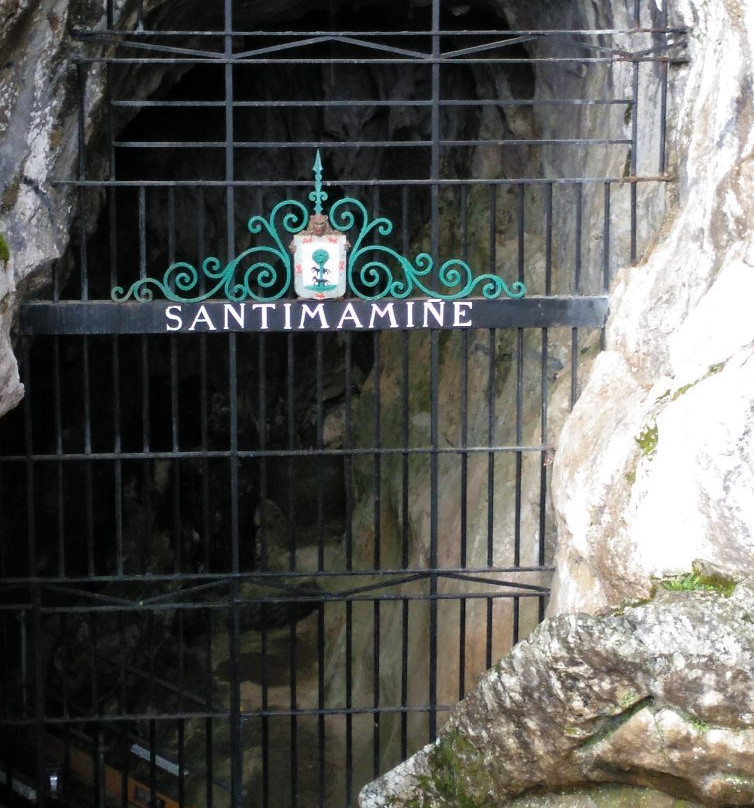 Santimamine Caves景点图片