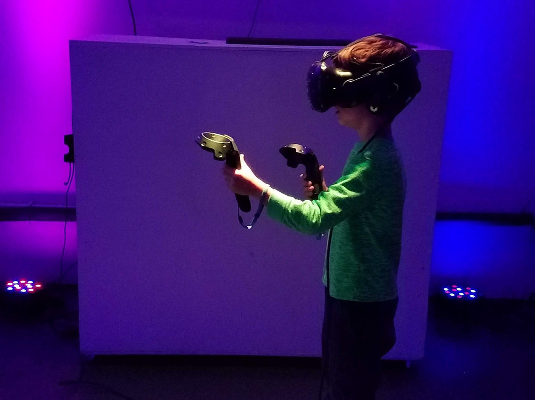 Jump Into The Light - VR Arcade and Studio景点图片