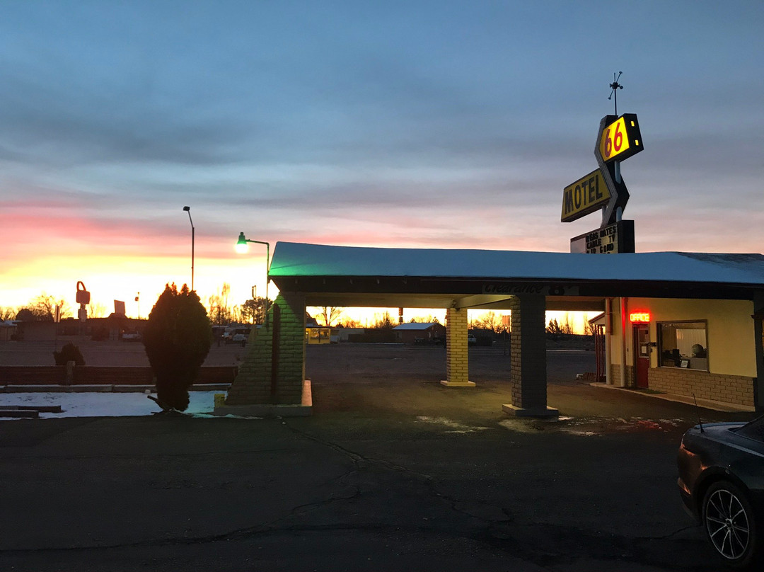 66 Motel主图