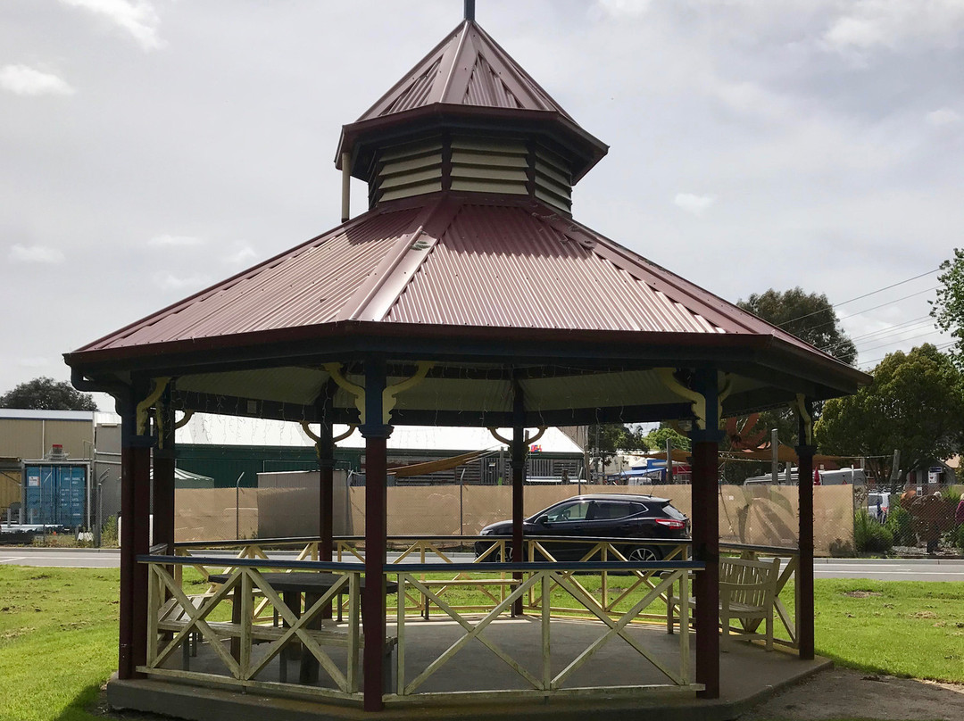 Tanderra Park景点图片