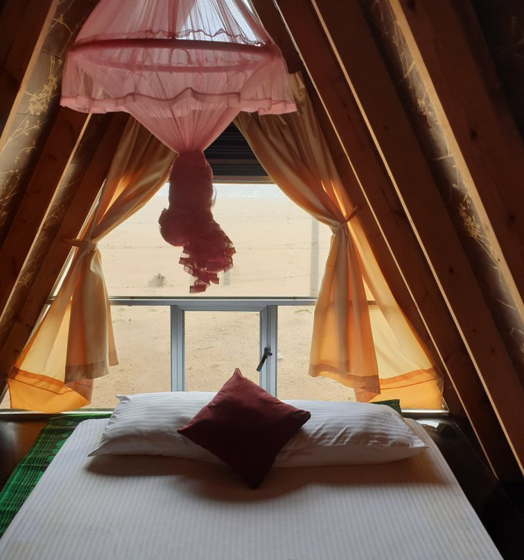 Alfresco Beach Hotel主图