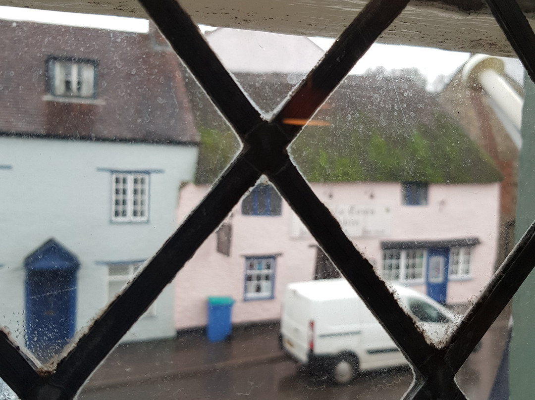 The Dolphin Hotel主图