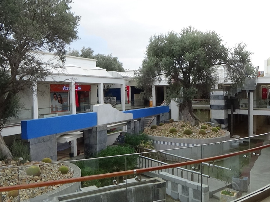 Oasis Mall-博德鲁姆必去景点