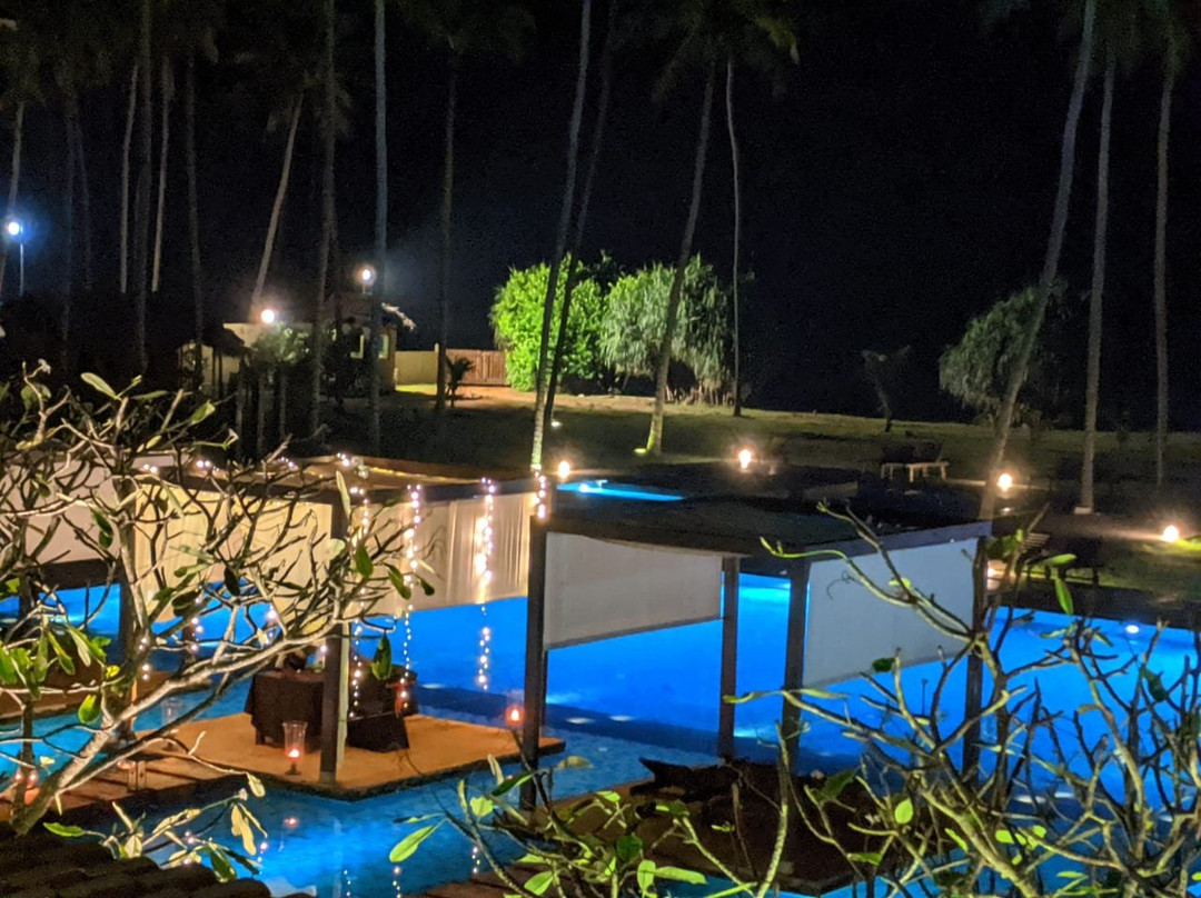 素里亚度假酒店主图