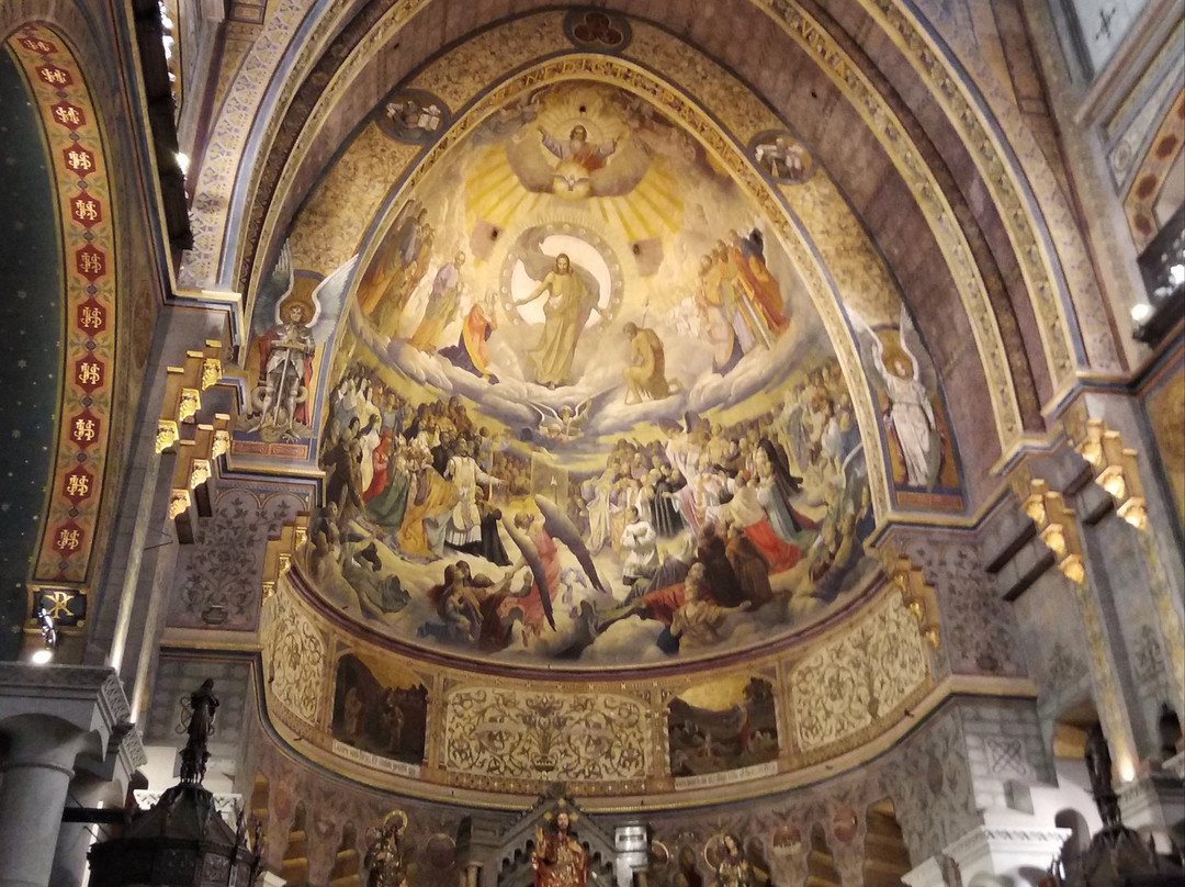Basilica Del Sagrado Corazon-希洪必去景点