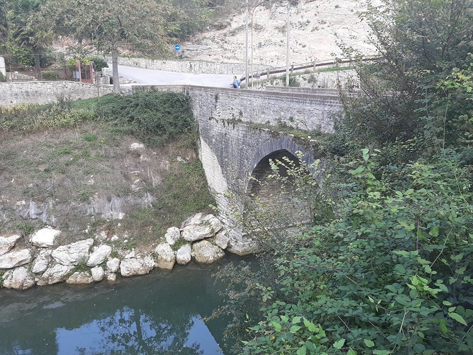 Ponte Romano-Genga必去景点