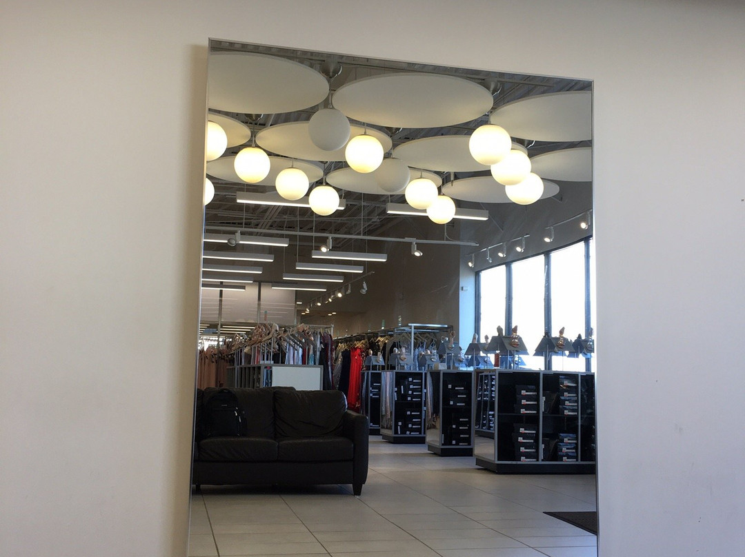 Plaza 200 Outlets-Carle Place必去景点