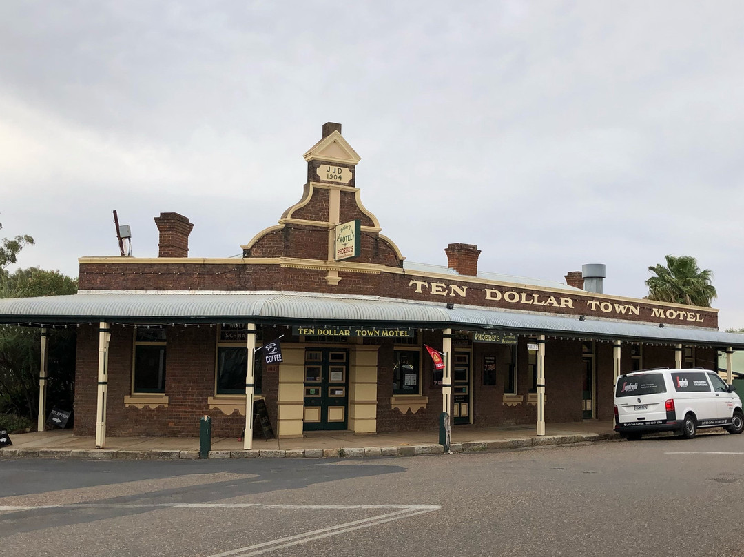 Ten Dollar Town Motel主图