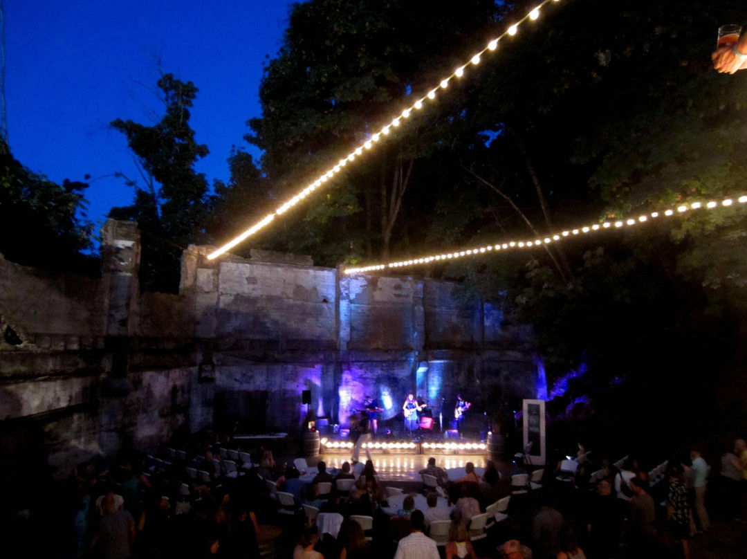 Springhouse Cellar-胡德里弗必去景点