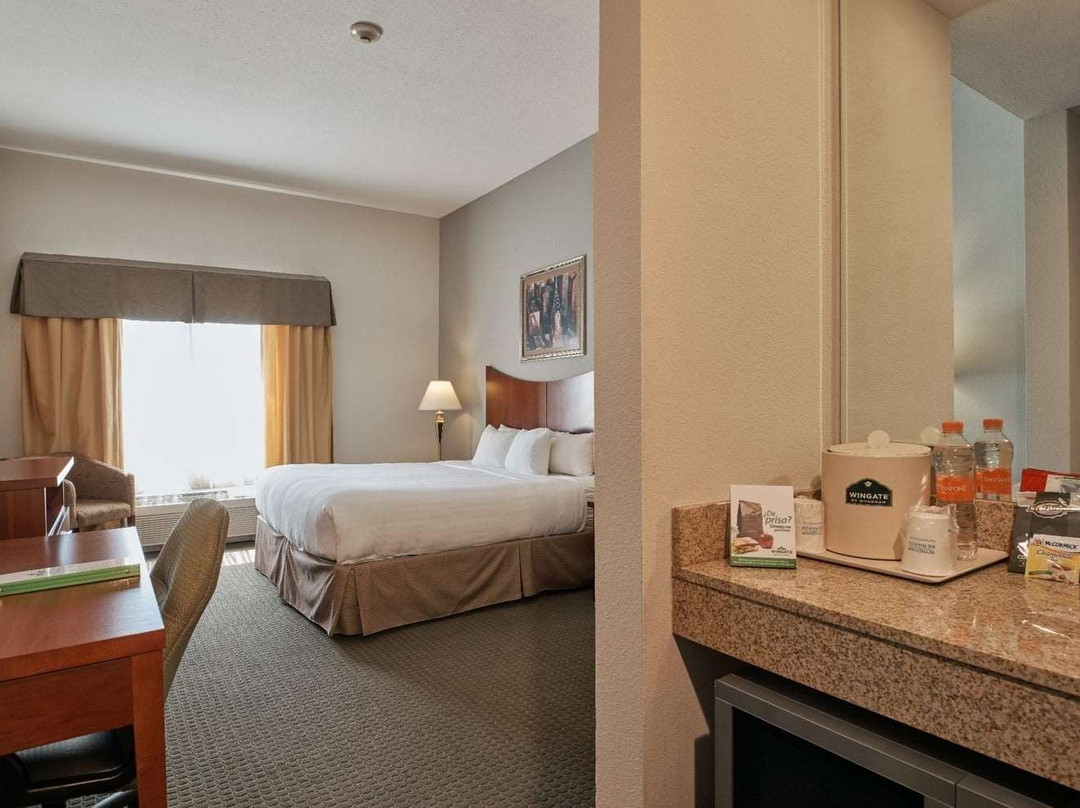 Wingate by Wyndham Chihuahua主图