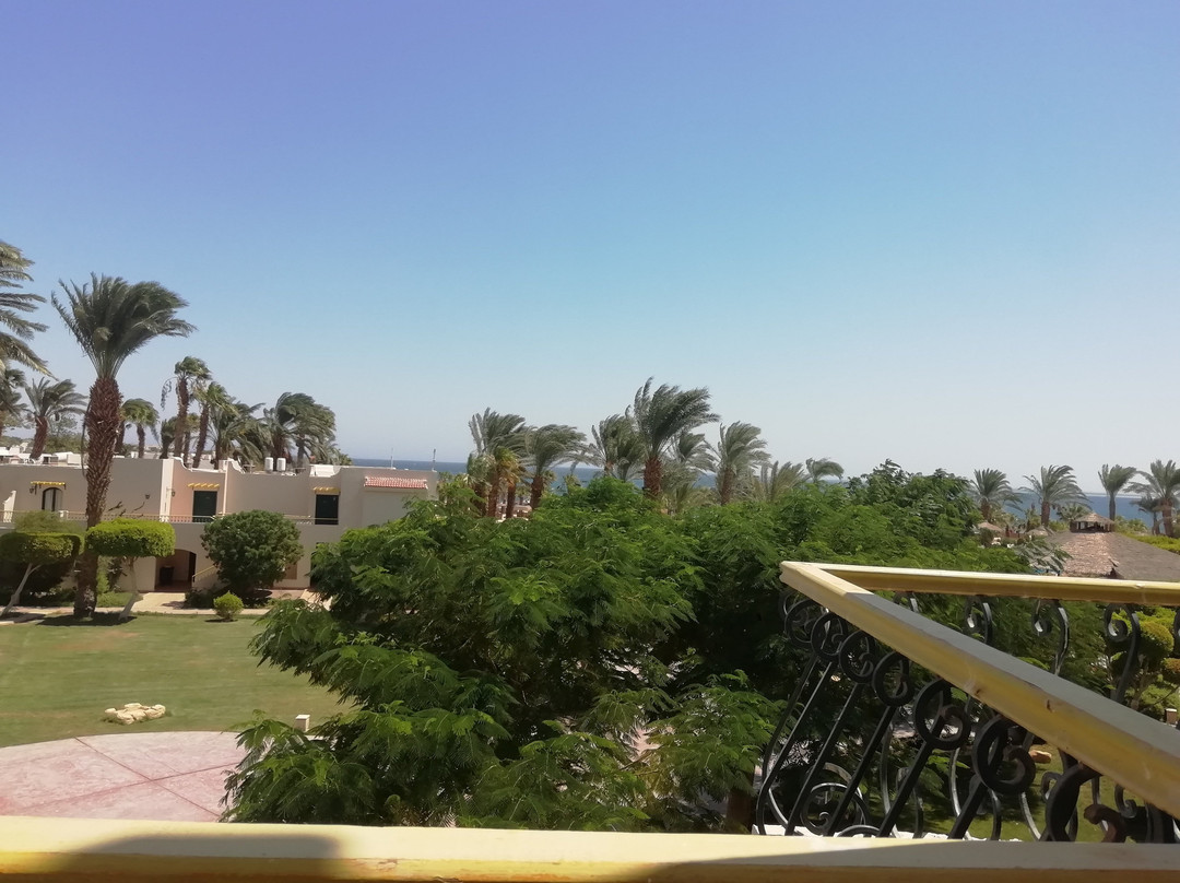 Lotus Bay Resort主图