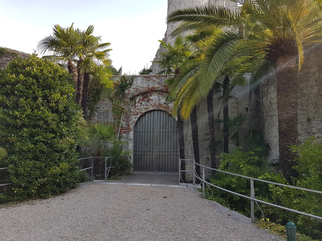 Visite Guidée de la Forteresse Médiévale de Villeneuve-Loubet-卢贝新城必去景点