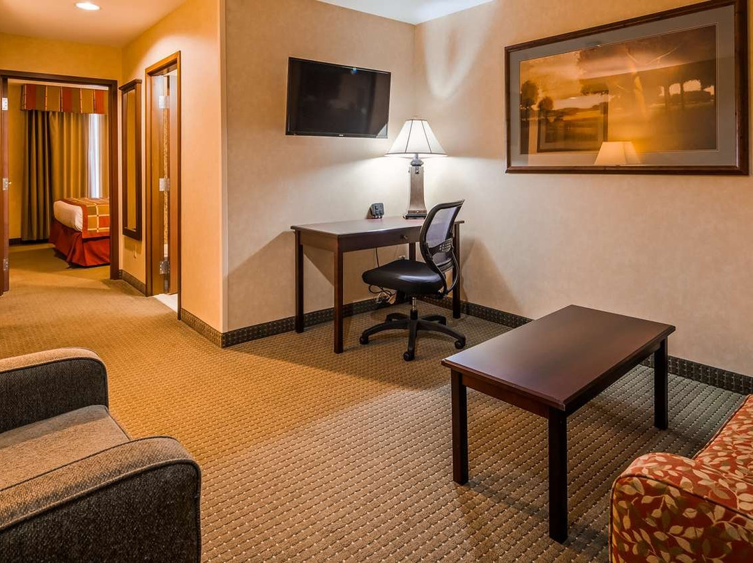 Best Western Plus Ticonderoga Inn & Suites主图