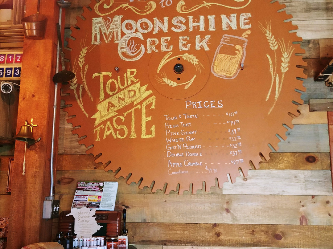 Moonshine Creek Distillery景点图片