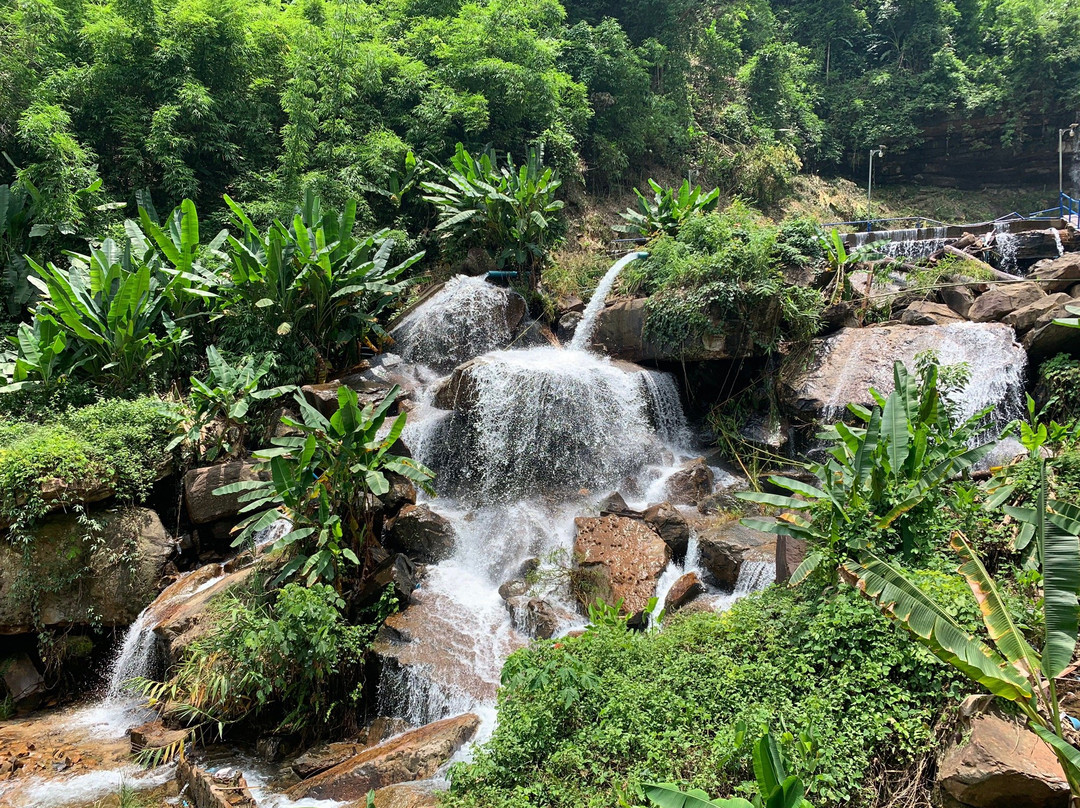 Tada Waterfalls-贡布必去景点