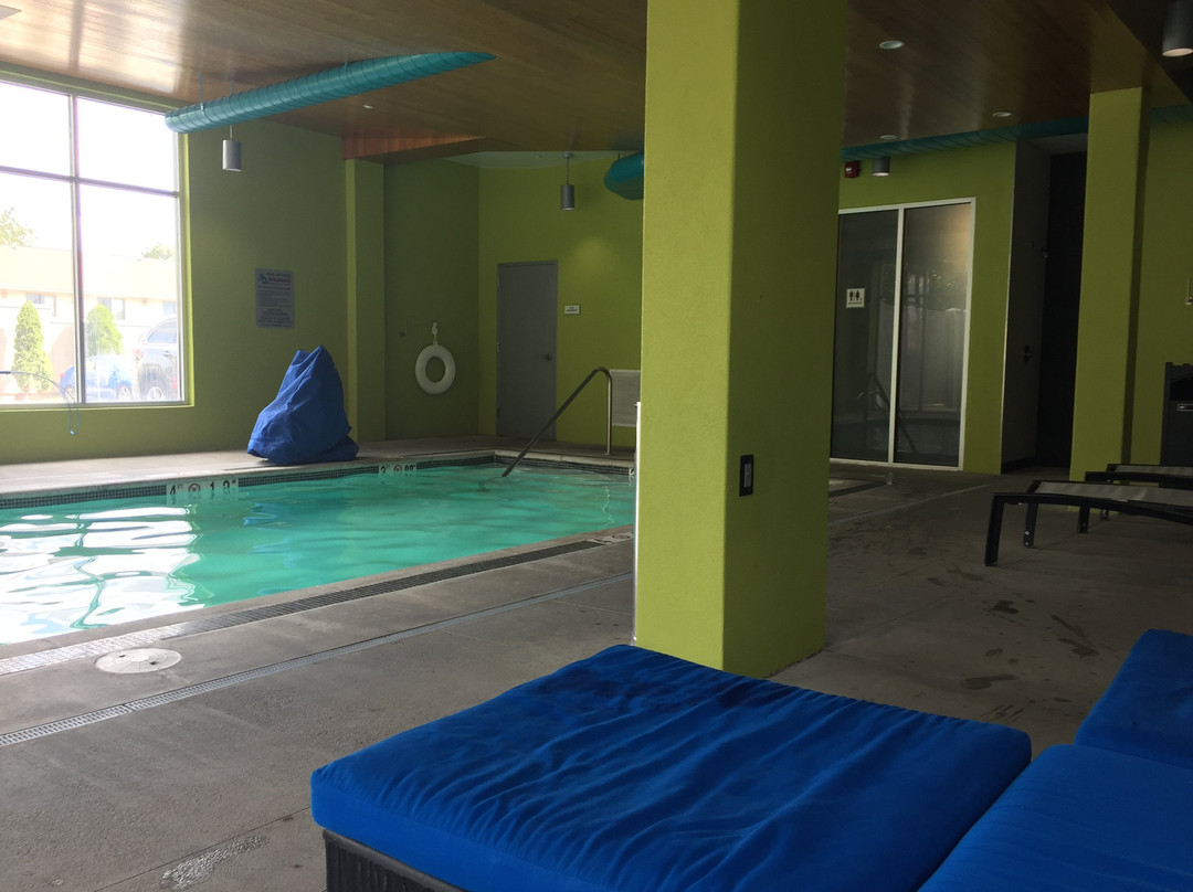 La Quinta Inn & Suites by Wyndham Winchester主图