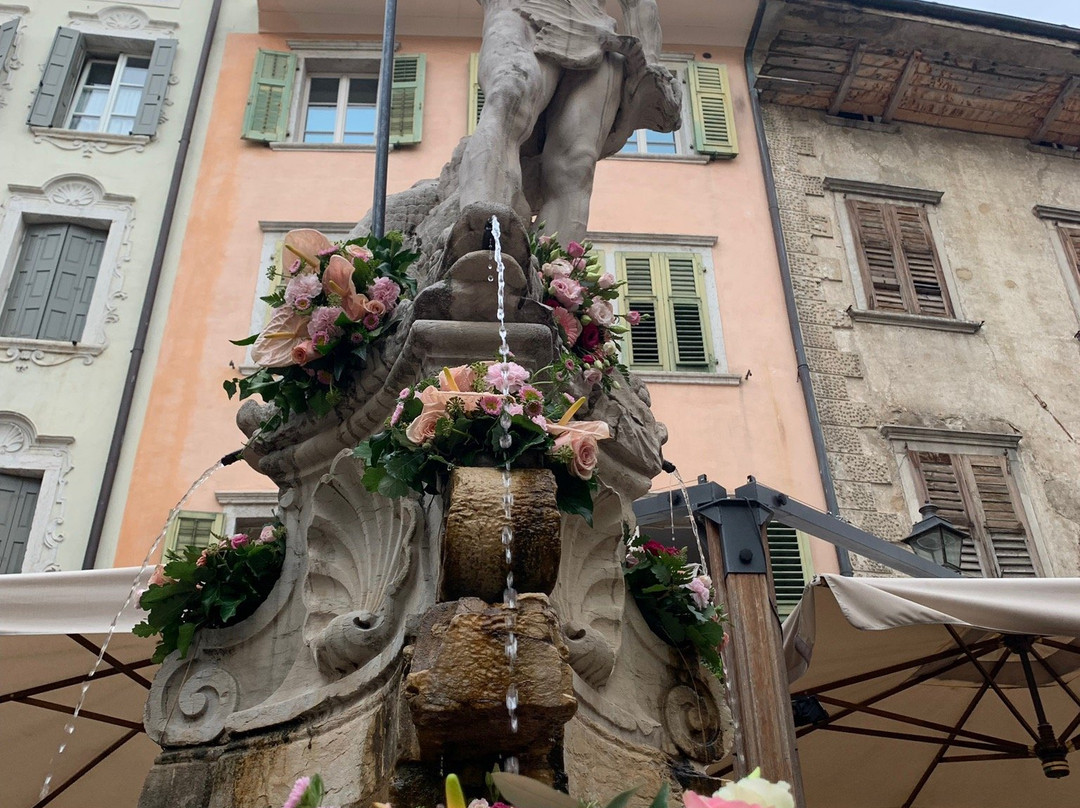 Fontana del Nettuno di Rovereto景点图片