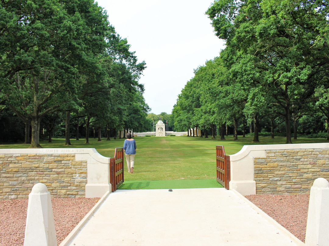 Delville Wood War Memorial景点图片