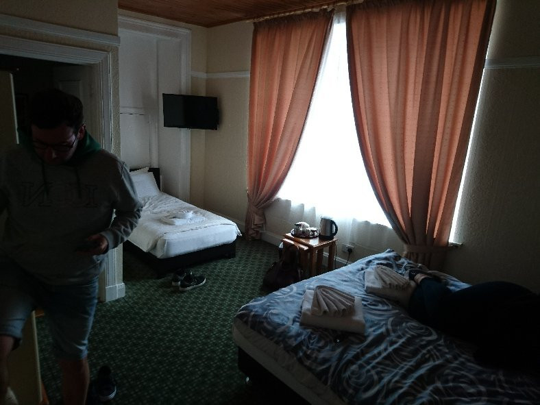 Victoria Hotel主图