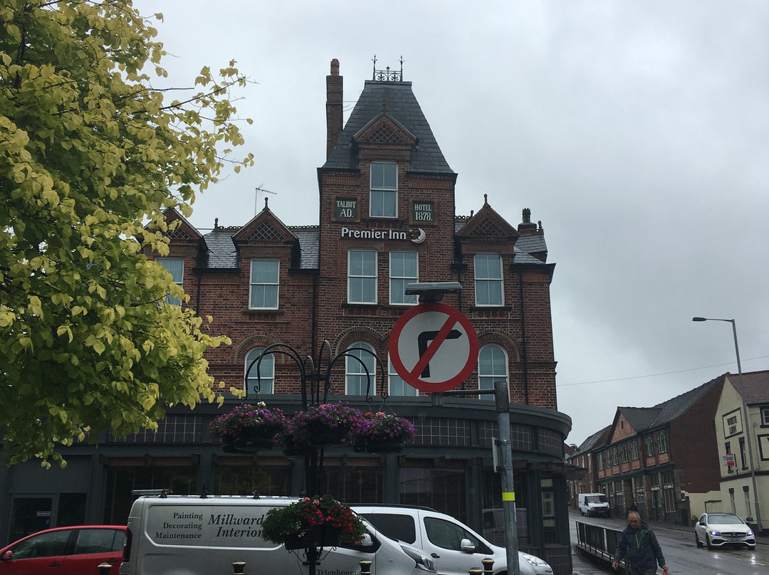 Premier Inn Leek Town Centre主图