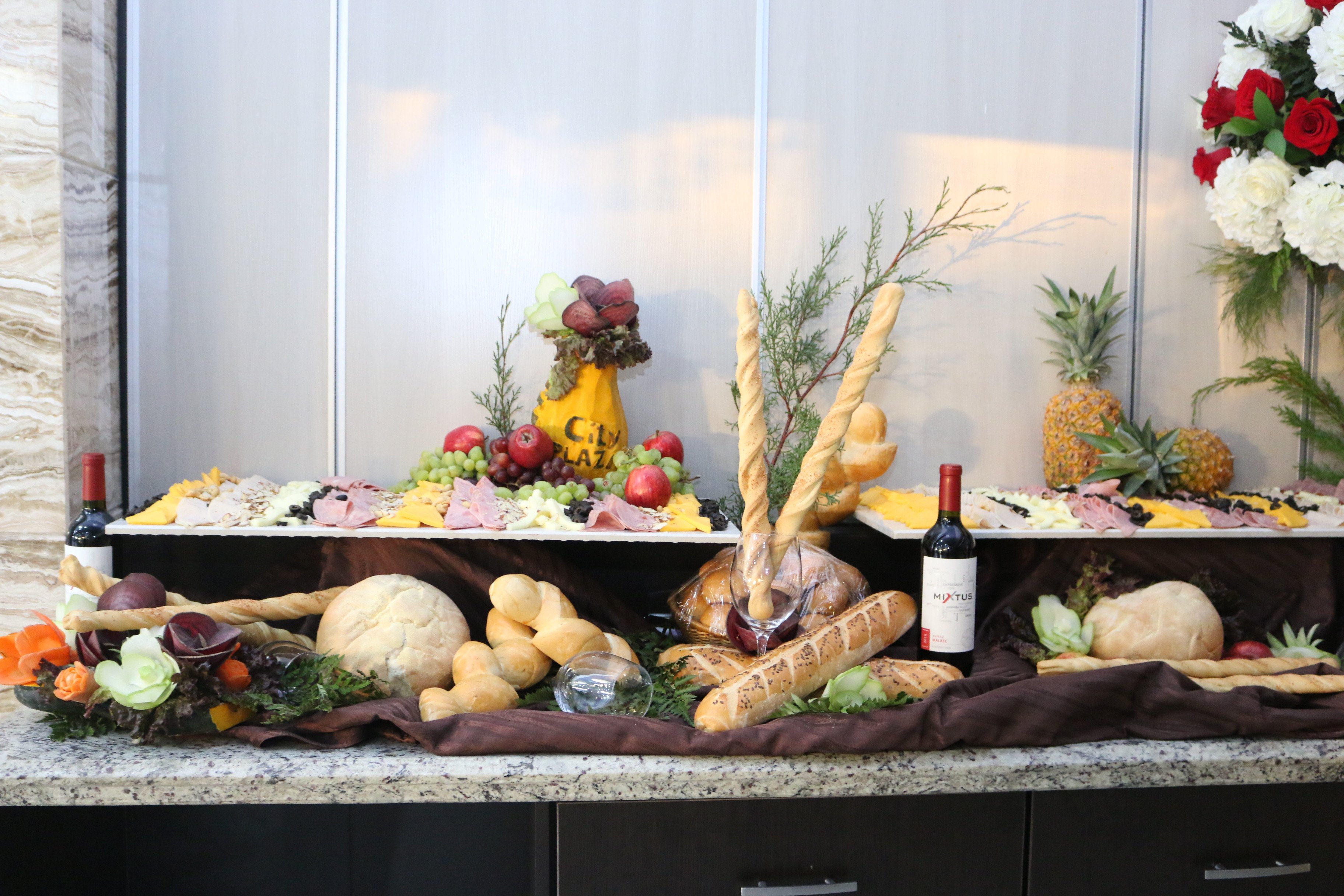 City Plaza Hotel & Suites-餐饮
