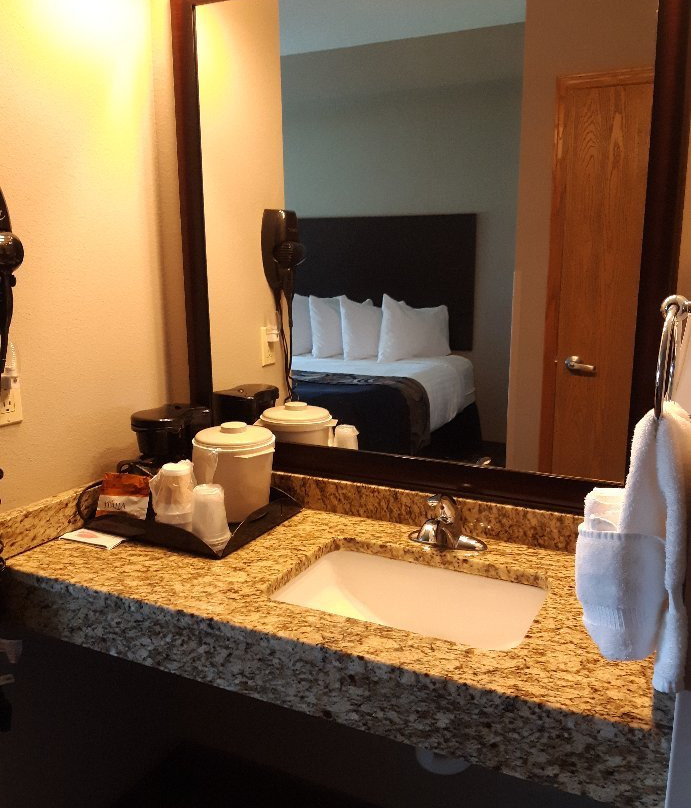 Garner Inn & Suites主图