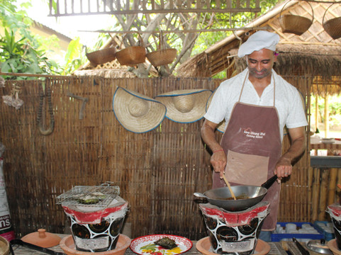 Love Chiang Mai Cooking And Touring-清迈必去景点