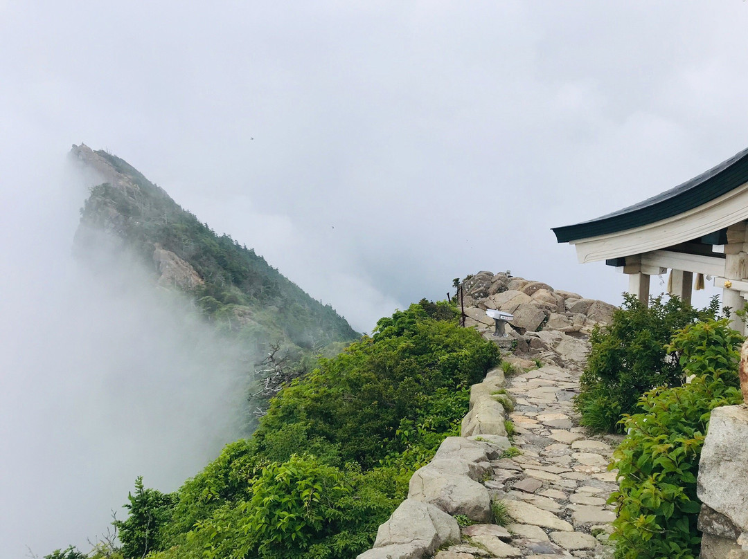 Ishizuchi Sancho Shrine-西条市必去景点