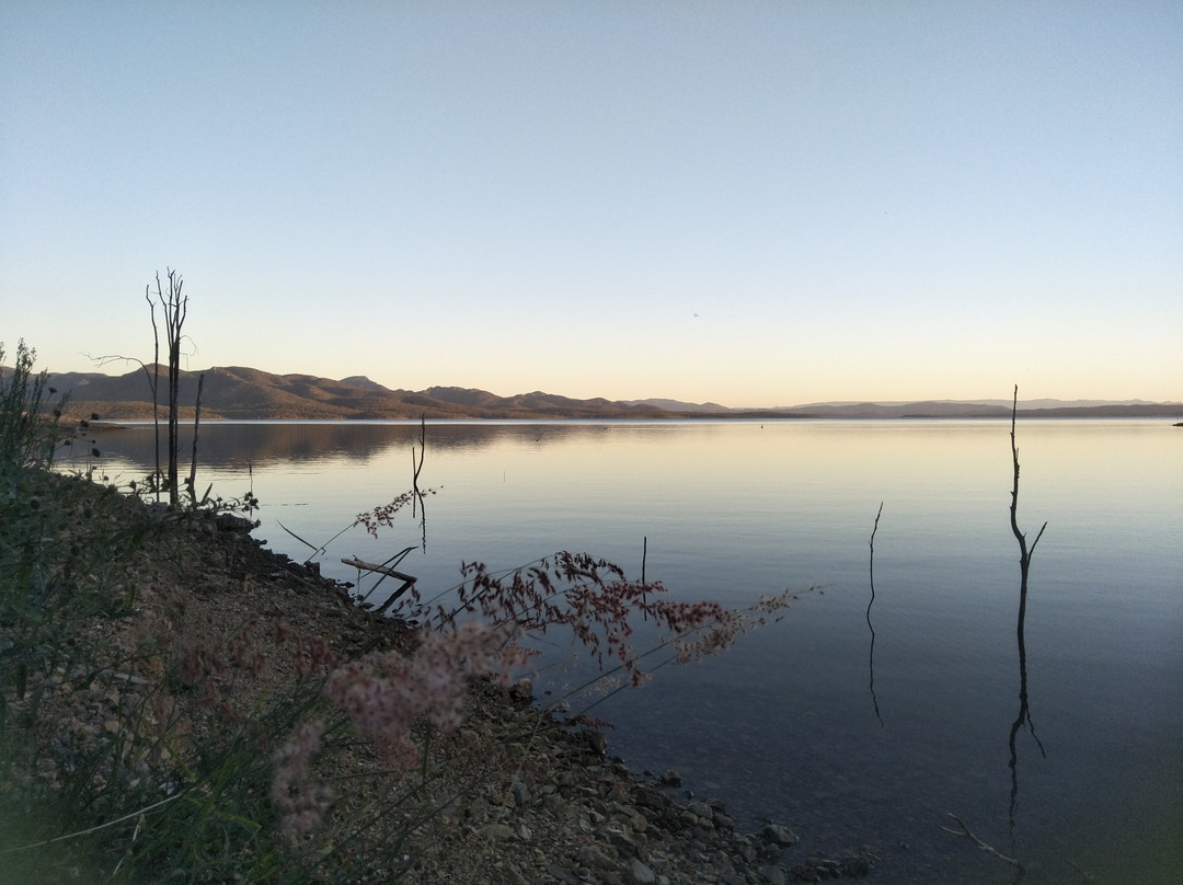 Lake Awoonga景点图片