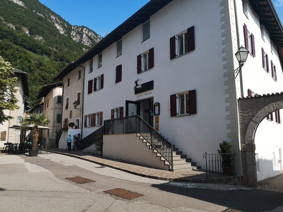 Hotel Ristorante Pizzeria Al Cervo - Gasthof Zum Hirschen