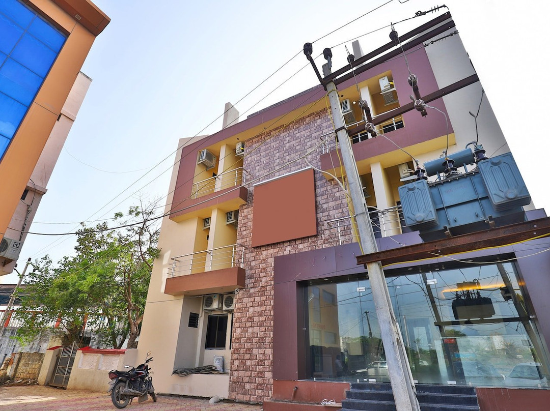 Hotel Daksh & Resorts主图