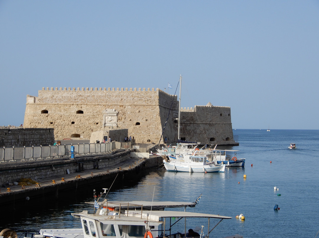 马林梦幻酒店主图