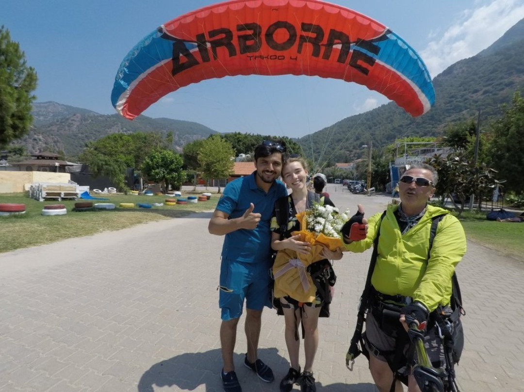 Airborne Paragliding景点图片