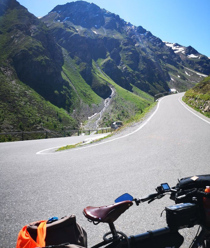 Umbrail Pass-Santa Maria Val Müstair必去景点