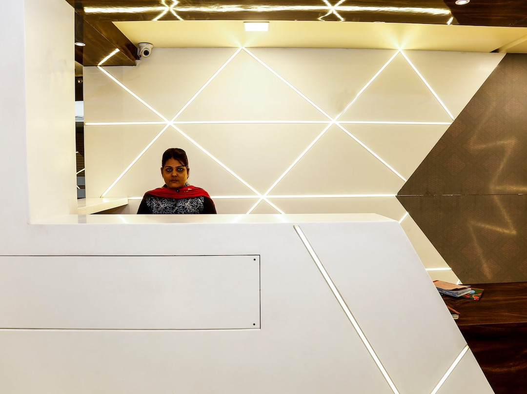 Om Residency Churned主图