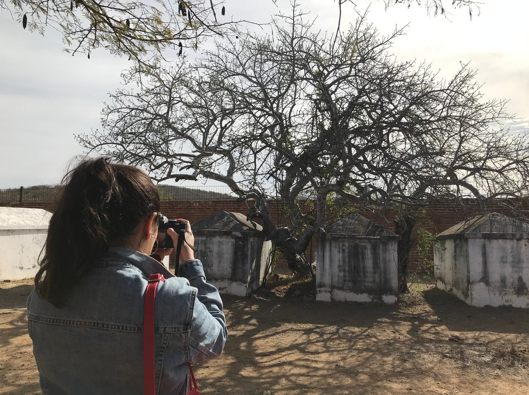 Panteon Ingles-El Triunfo必去景点