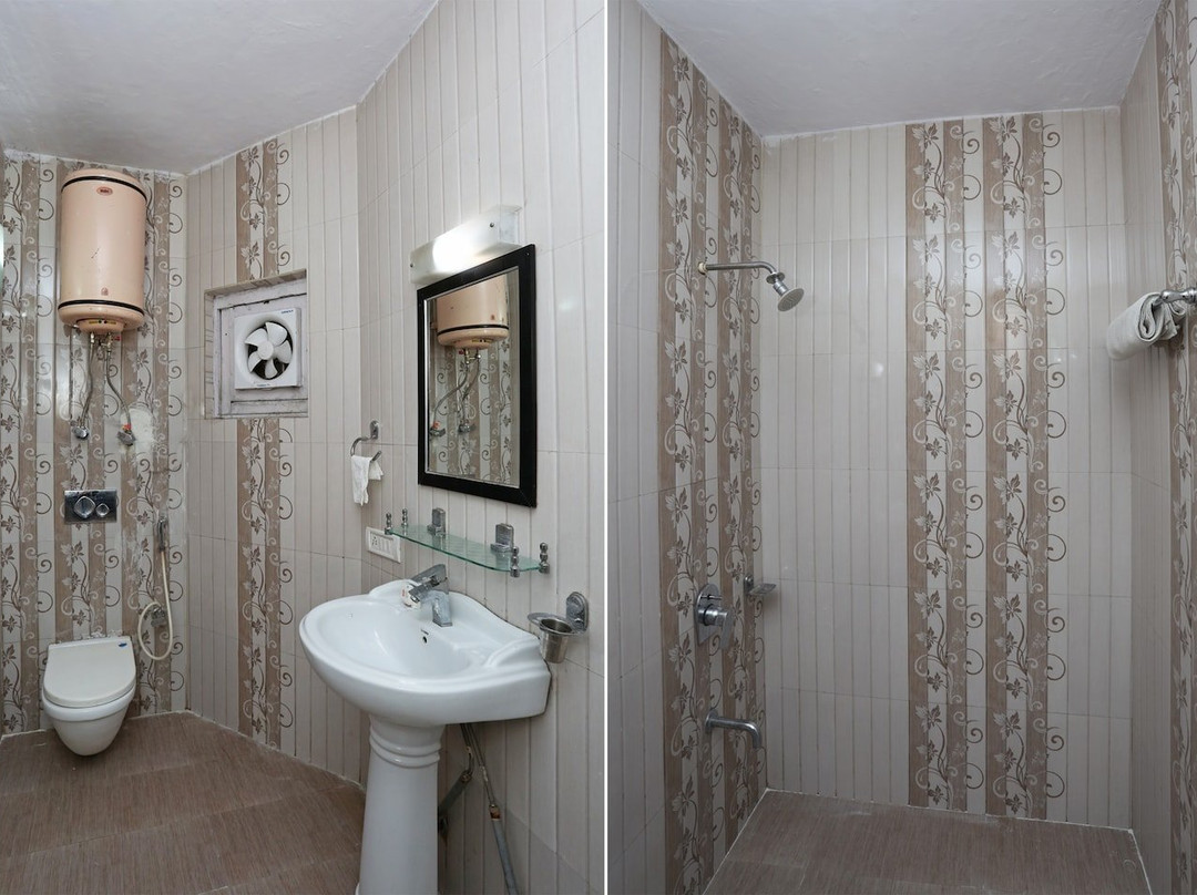 OYO 27838 R L Palace Hotel主图