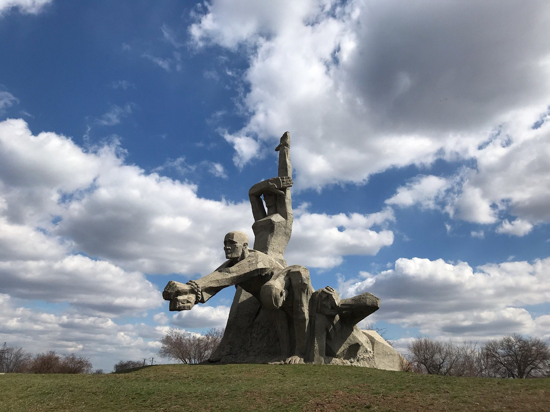 Memorial Zmiyovskaya Balka景点图片