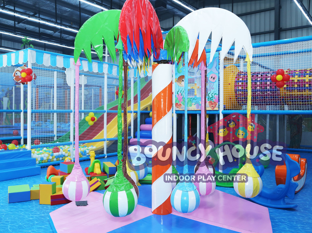 Bouncy House景点图片