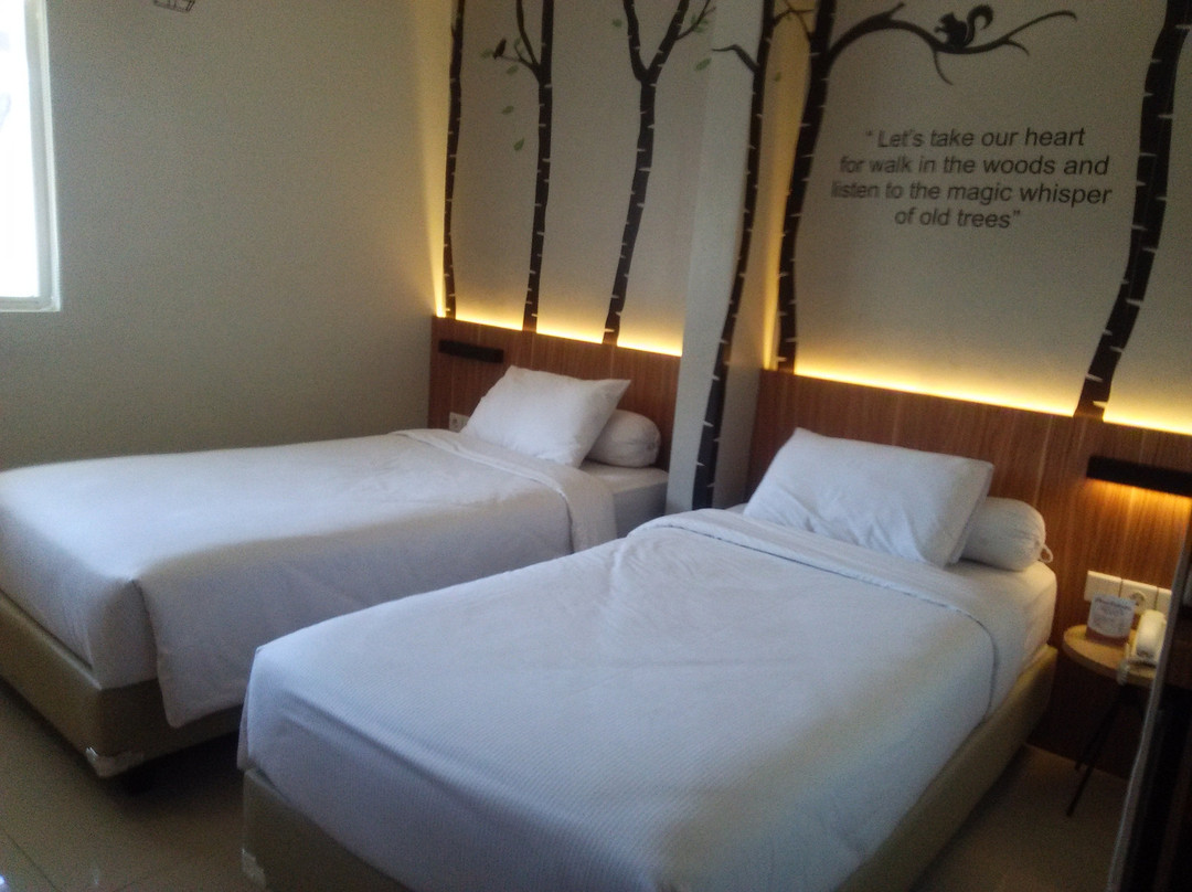 Front One Resort Magelang主图