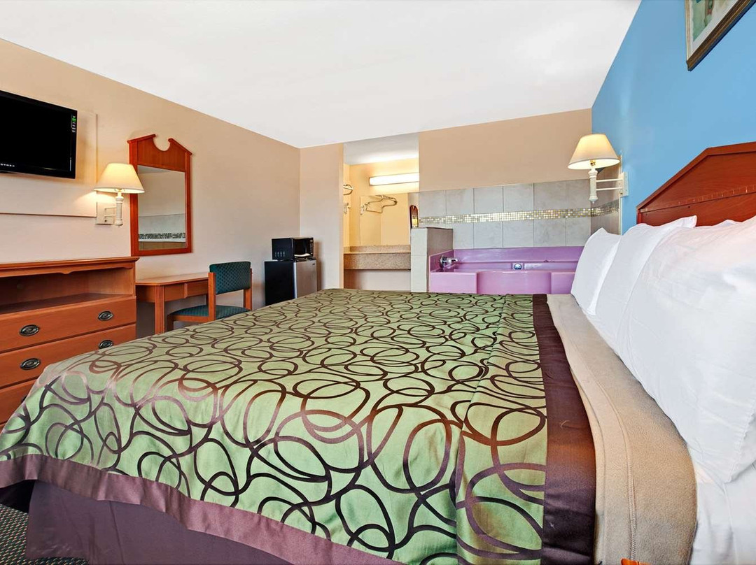 Super 8 by Wyndham Terrell主图